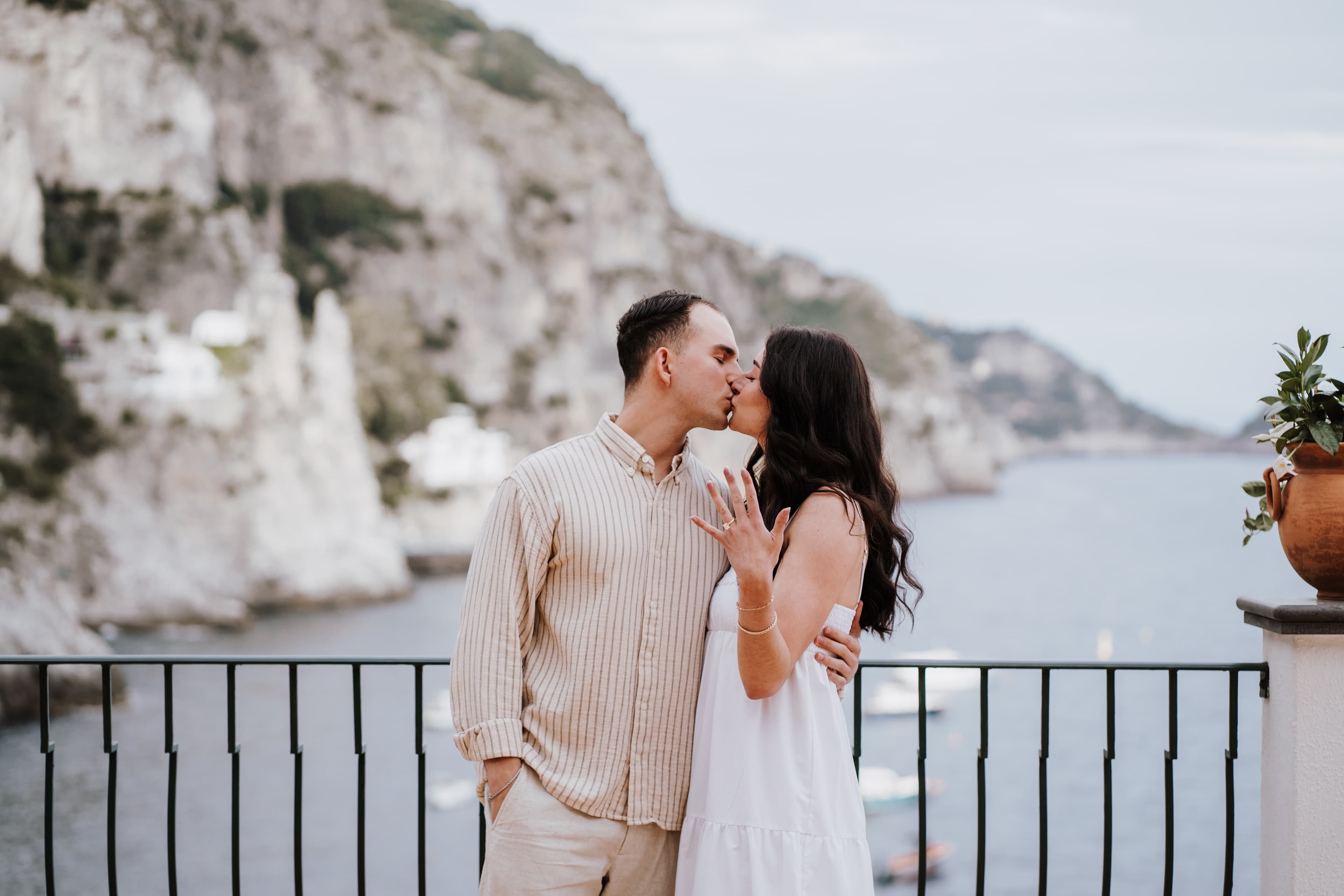 Jack and Diana kissing on the Amalfi Coast